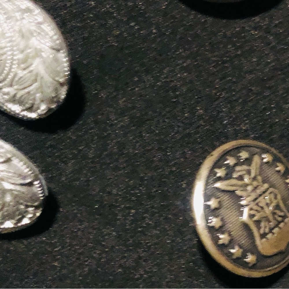Vintage Buttons - Picture 3 of 7